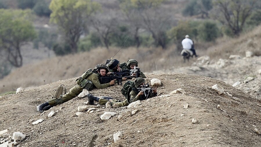Israelische Armee in Nablus / © Badarneh (dpa)