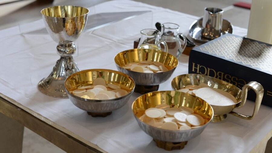 Jesus Christus ist bei jeder Eucharistiefeier in Brot und Wein gegenwärtig. / © Beatrice Tomasetti (DR)