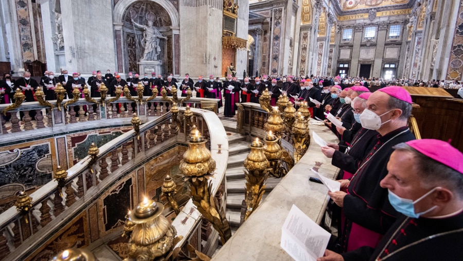 Kardinäle und Bischöfe, Mitglieder des Rates der Europäischen Bischofskonferenzen / © Cristian Gennari (KNA)