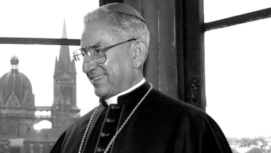 Kardinal Dario Castrillon Hoyos (Archivbild aus dem Jahr 2000) / © N.N. (KNA)