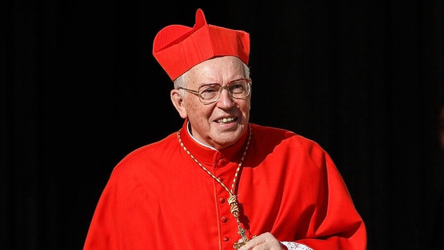 Kardinal Giovanni Battista Re / © Paul Haring (KNA)
