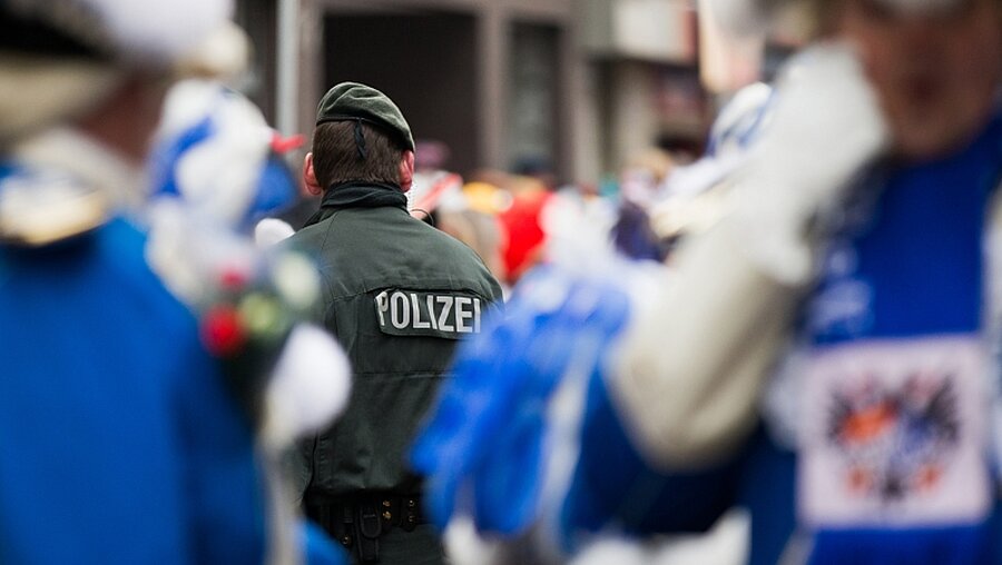 Mehr Sicherheit im Karneval / © Rolf Vennenbernd (dpa)