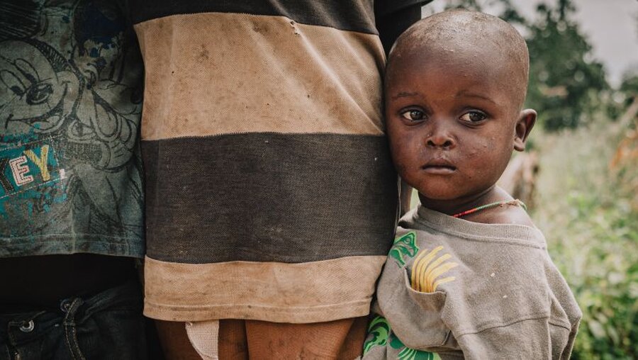 Kind in Burkina Faso / © Omer Cesim (shutterstock)