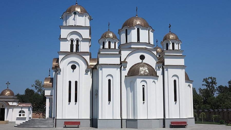 Kirche Johannes der Täufer im serbischen Koncarevo / © Thomas Brey (dpa)