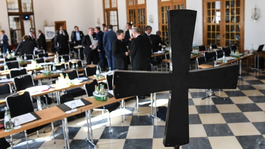 Konferenz zur Vorbereitung des "synodalen Wegs" / © Harald Oppitz (KNA)