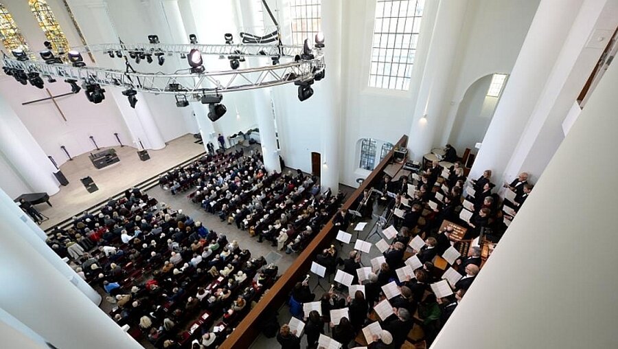 Kreuzeskirche in Essen: Mal Gottesdienst - mal Konzert / © Forum Kreuzeskirche