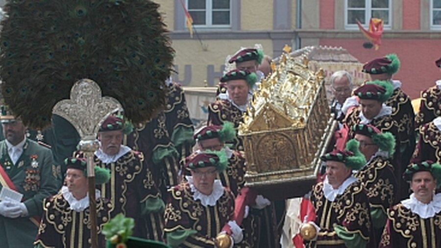 Bei der Liborius-Prozession in Paderborn am 26.7.15 (DR)