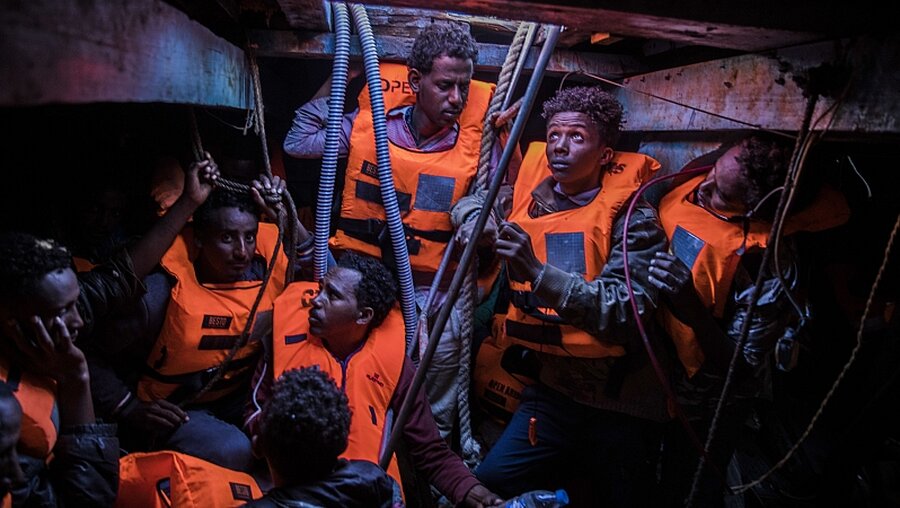 Kirche für Aufnahme von 32 Mittelmeer-Bootsflüchtlingen / © Santi Palacios (dpa)