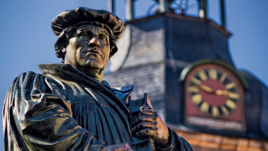Martin Luther Statue in Eisleben / © ArTono (shutterstock)