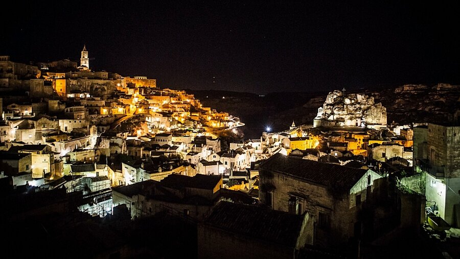 Matera bei Nacht / © Adelaide Di Nunzio (KNA)