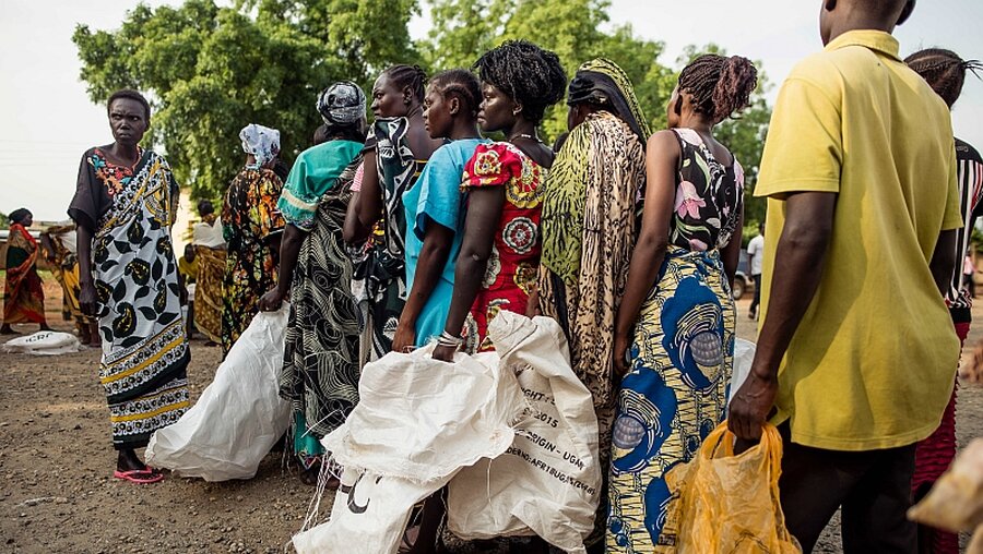 Menschen im Südsudan / © Gregor Fischer (dpa)