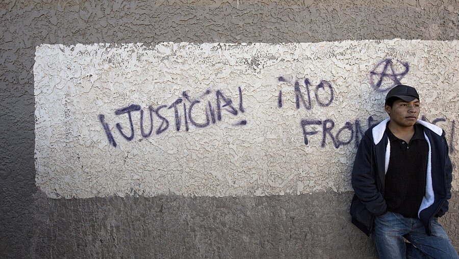 "Gerechtigkeit! Keine Grenzen!" - Grafitti an der Grenze zwischen Mexiko und den USA / © Nancy Wiechec (KNA)