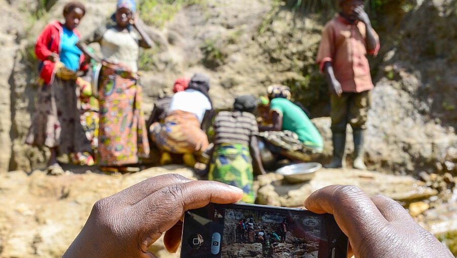 Minenarbeiter im Osten des Kongo / © Harald Oppitz (KNA)