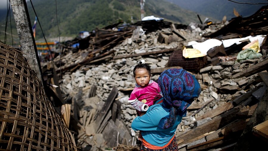Nepal nach dem Beben (dpa)