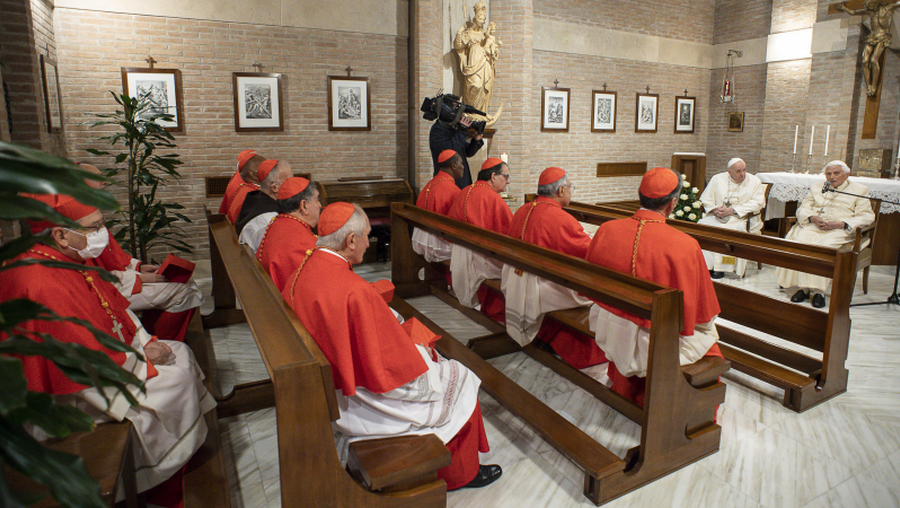 Neue Kardinäle bei Benedikt XVI. / © Romano Siciliani (KNA)