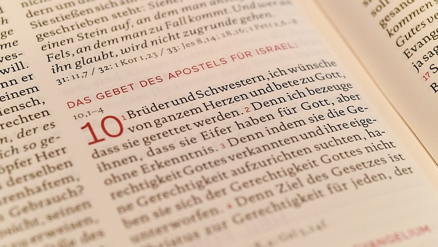 Überarbeitete Einheitsübersetzung der Bibel / © Harald Oppitz (KNA)