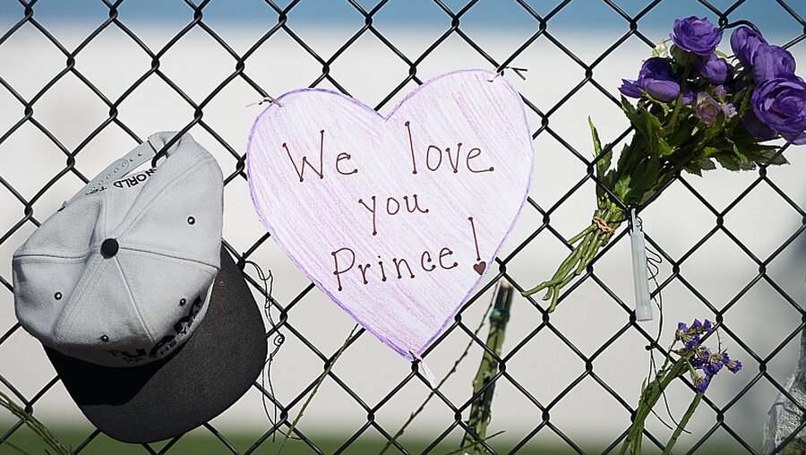 Trauer in den USA um den Sänger Prince / © Rich Ryan (dpa)