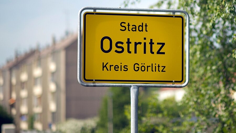 Ostritz stellt sich gegen Neonazis / © Arno Burgi (dpa)