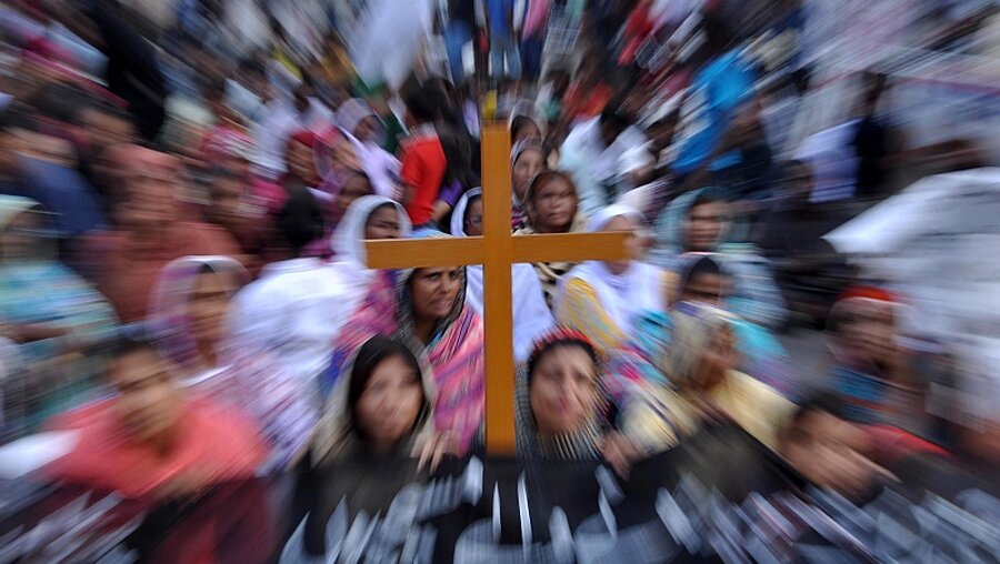 Christen in Pakistan bei einem Protestmarsch / © Shahzaib Akber (dpa)
