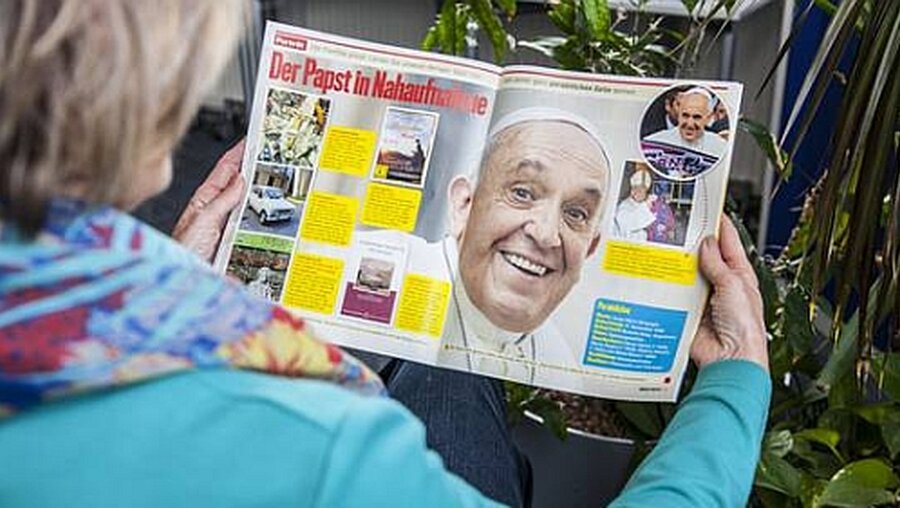 Erster Blick in das neue Papst-Magazin / © Verlag
