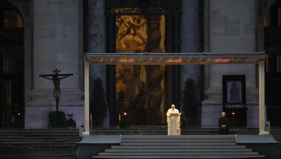 Papst Franziskus am Freitag (dpa)