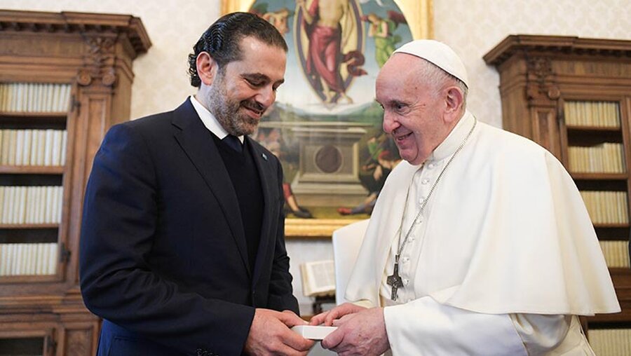 Papst Franziskus empfängt den libanesischen Politiker Saad Hariri. / © Vatican Media/Romano Siciliani (KNA)