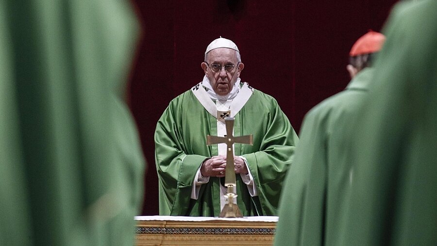 Papst Franziskus feiert eine Messe zum Abschluss des Anti-Missbrauchsgipfels / © Giuseppe Lami (dpa)