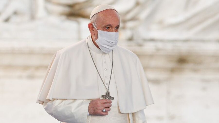 Papst Franziskus mit Mund-Nase-Schutz / © Paul Haring (KNA)
