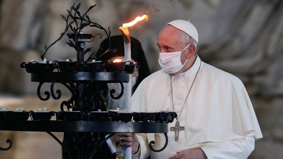 Papst Franziskus mit Mundschutz / © Paul Haring (KNA)