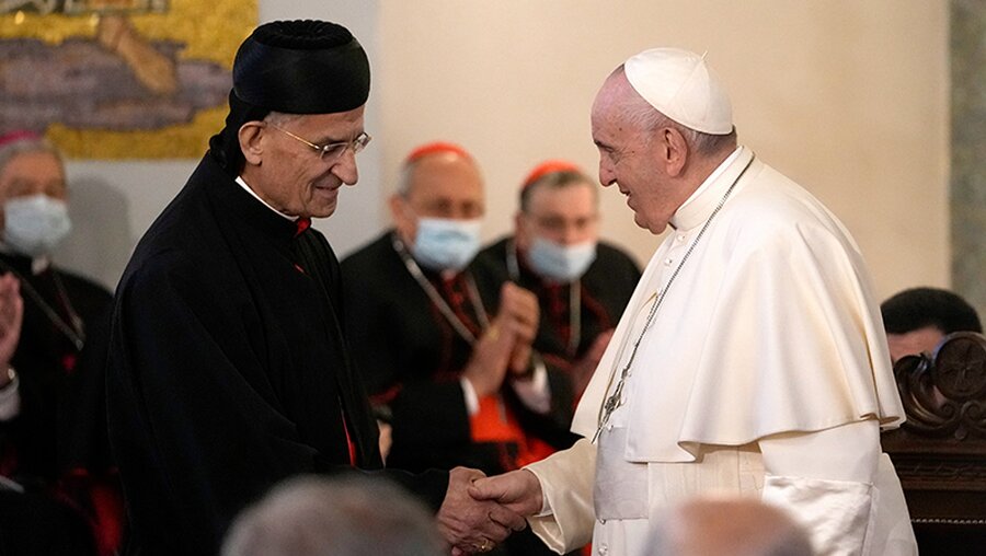 Papst Franziskus und Kardinal Rai treffen in Nikosia zusammen / © Alessandra Tarantino (dpa)