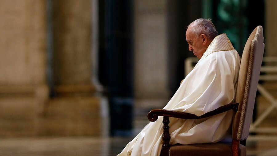 Papst Franziskus in Sorge um die Menschen / © Yara Nardi (dpa)