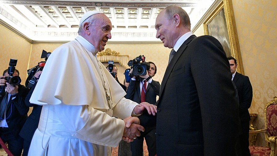 Papst Franziskus und Wladimir Putin / © Romano Siciliani / Vatican News (KNA)