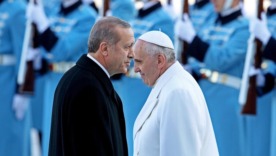 Treffen zwischen Papst und Erdogan im Jahr 2014 (dpa)