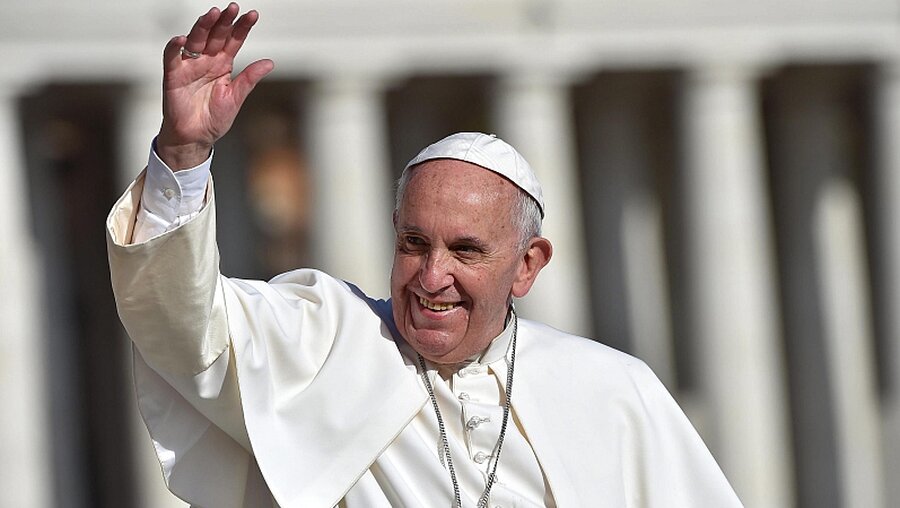 Papst Franziskus am 7.11.2015 auf dem Petersplatz / © Ettore Ferrari (dpa)