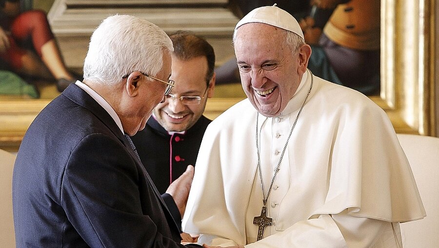 Mahmud Abbas und Papst Franziskus / © Giuseppe Lami (dpa)