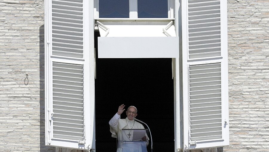 Papst Franziskus beim Angelusgebet / © Gregorio Borgia (dpa)