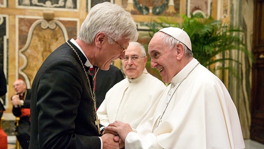 Papst Franziskus und Heinrich Bedford-Strohm / © Osservatore Romano (KNA)