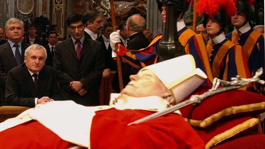 Abschied von Johannes Paul II. (KNA)