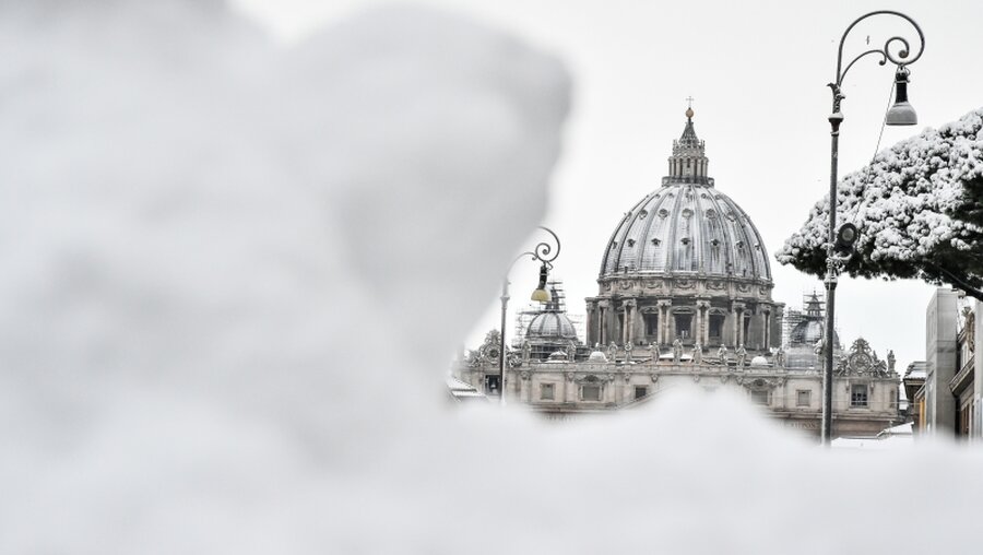 Petersdom im Schnee / © Cristian Gennari (KNA)