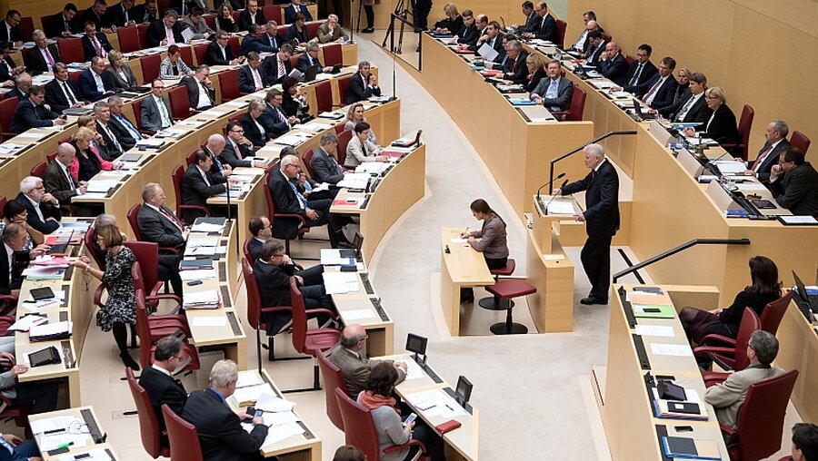Plenarsitzung im bayerischen Landtag / © Sven Hoppe (dpa)