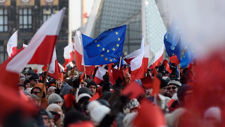 Demo in Posen gegen die neue polnische Regierung  / © Jakub Kaczmarczyk (dpa)