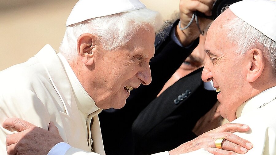 Benedikt XVI. lobt Papst Franziskus (KNA)