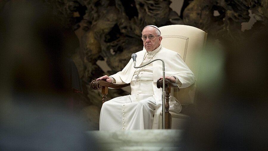 Papst Franziskus / © Osservatore Romano / Handout (dpa)