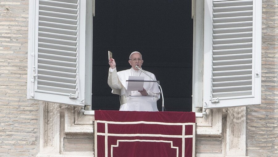 Papst Franziskus: Keine Feier zum dreijährigen Pontifikat / © Giorgio Onorati (dpa)