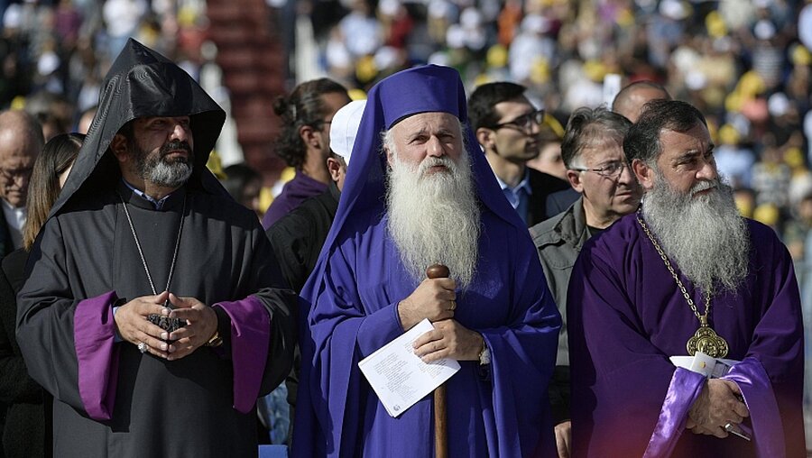 Orthodoxe Geistliche während der Heiligen Messe / © L'osservatore  (dpa)