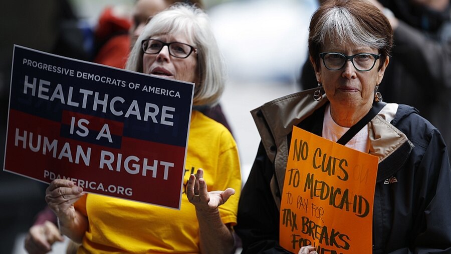 Protest gegen geplante Gesundheitsreform der Republikaner  / © David Zalubowski (dpa)
