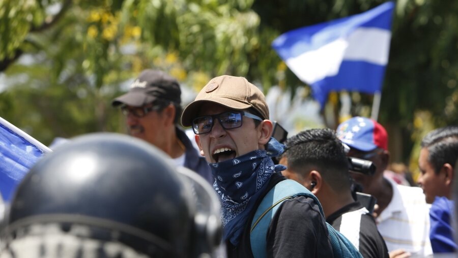 Proteste gegen die Regierung in Nicaragua / © Alfredo Zuniga (dpa)
