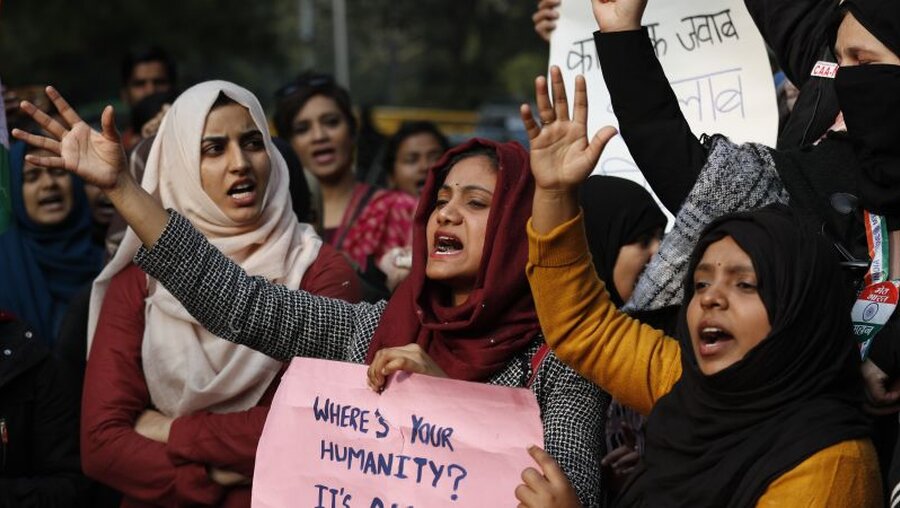Proteste in Indien gegen das neue Staatsbürgerschaftsgesetz / © Manish Swarup (dpa)