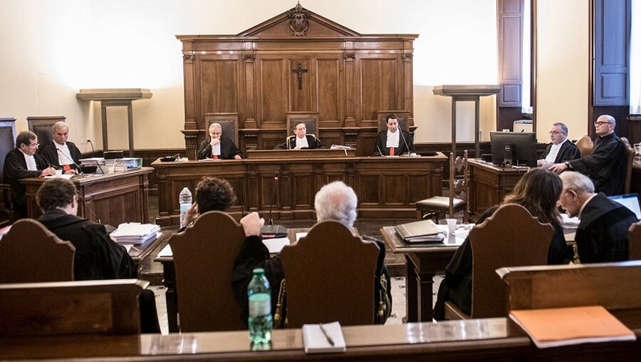 Prozess gegen den früheren Präsidenten der Vatikanbank am vatikanischen Gerichtshof / © Osservatore Romano (KNA)