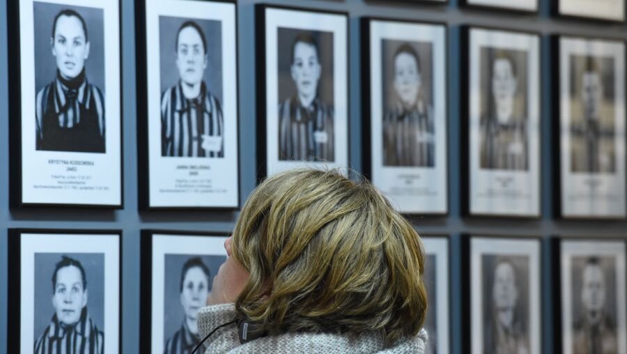 Fotos von Auschwitz-Häftlingen (KNA)
